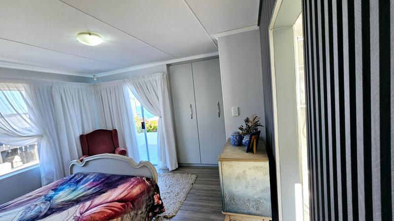 4 Bedroom Property for Sale in Dana Bay Western Cape